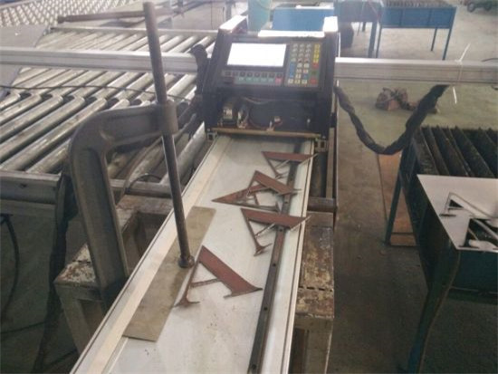 Mapuslanong Price 1325 CNC Plasma Cutting Machine Uban sa THC alang sa Steel
